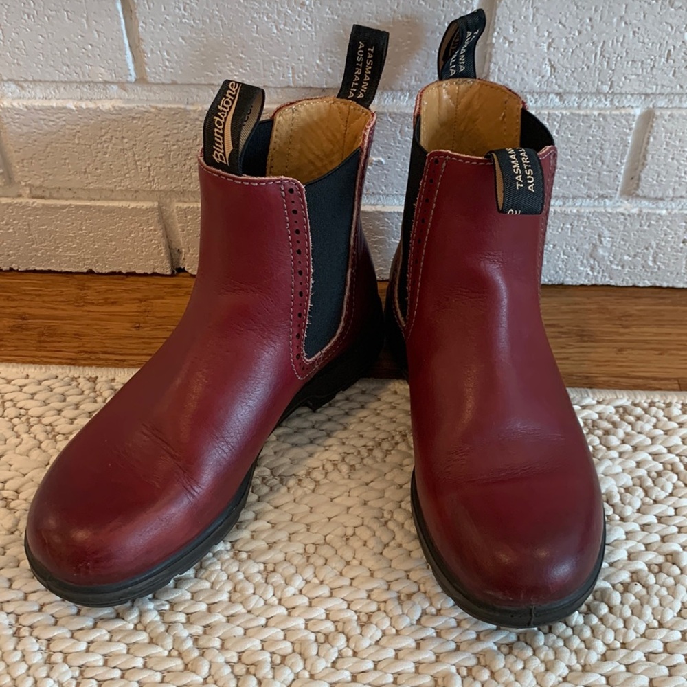 Women’s Blundstone boots AU 5.5 US 9 Brogue detailing Ox blood red leather GUC